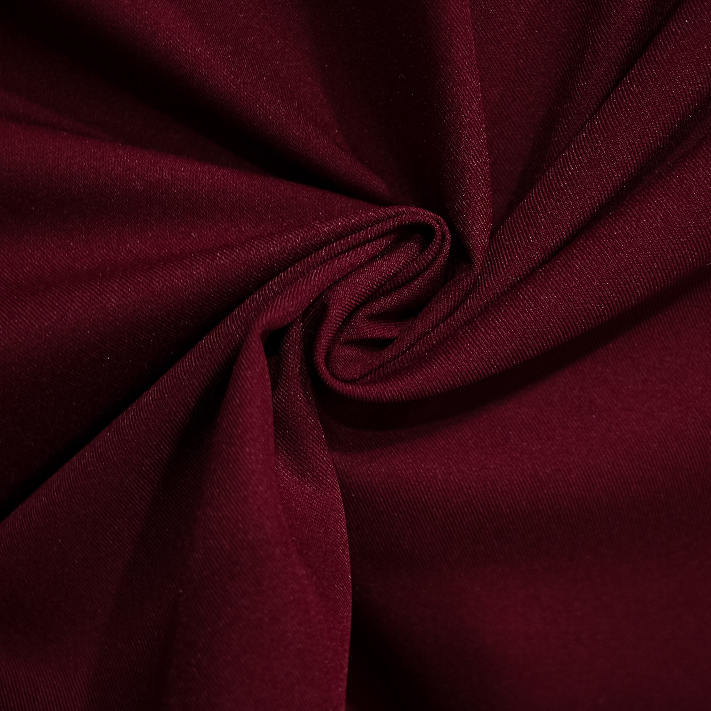 Tecido Gabardine Vermelho Burgundy com 50 metros - Empório dos Tecidos 