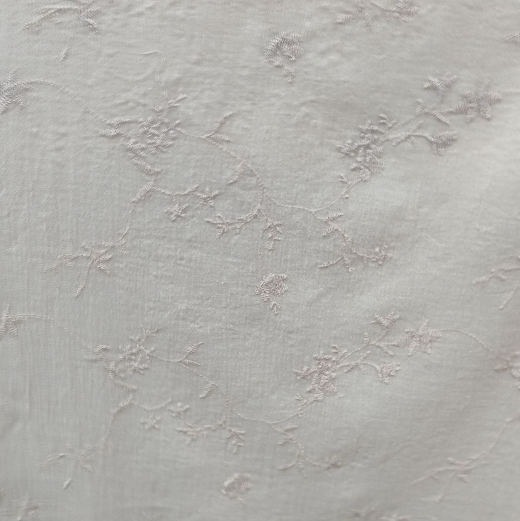 Tecido Crepe Algodão Bordado Rosé - Empório dos Tecidos 