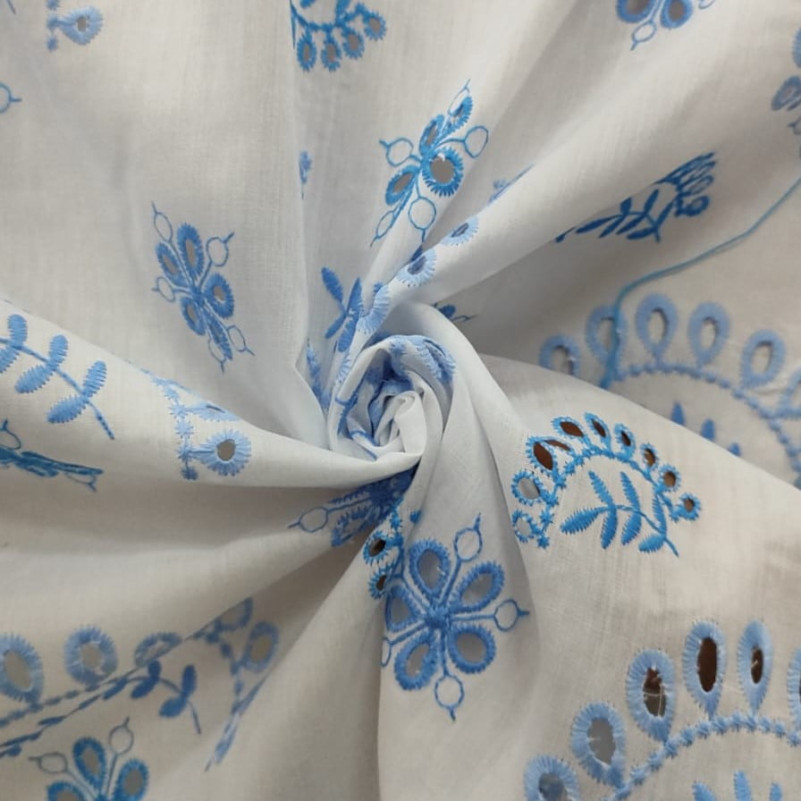 Tecido Laise Bordada Branca Floral Azul - Empório dos Tecidos 