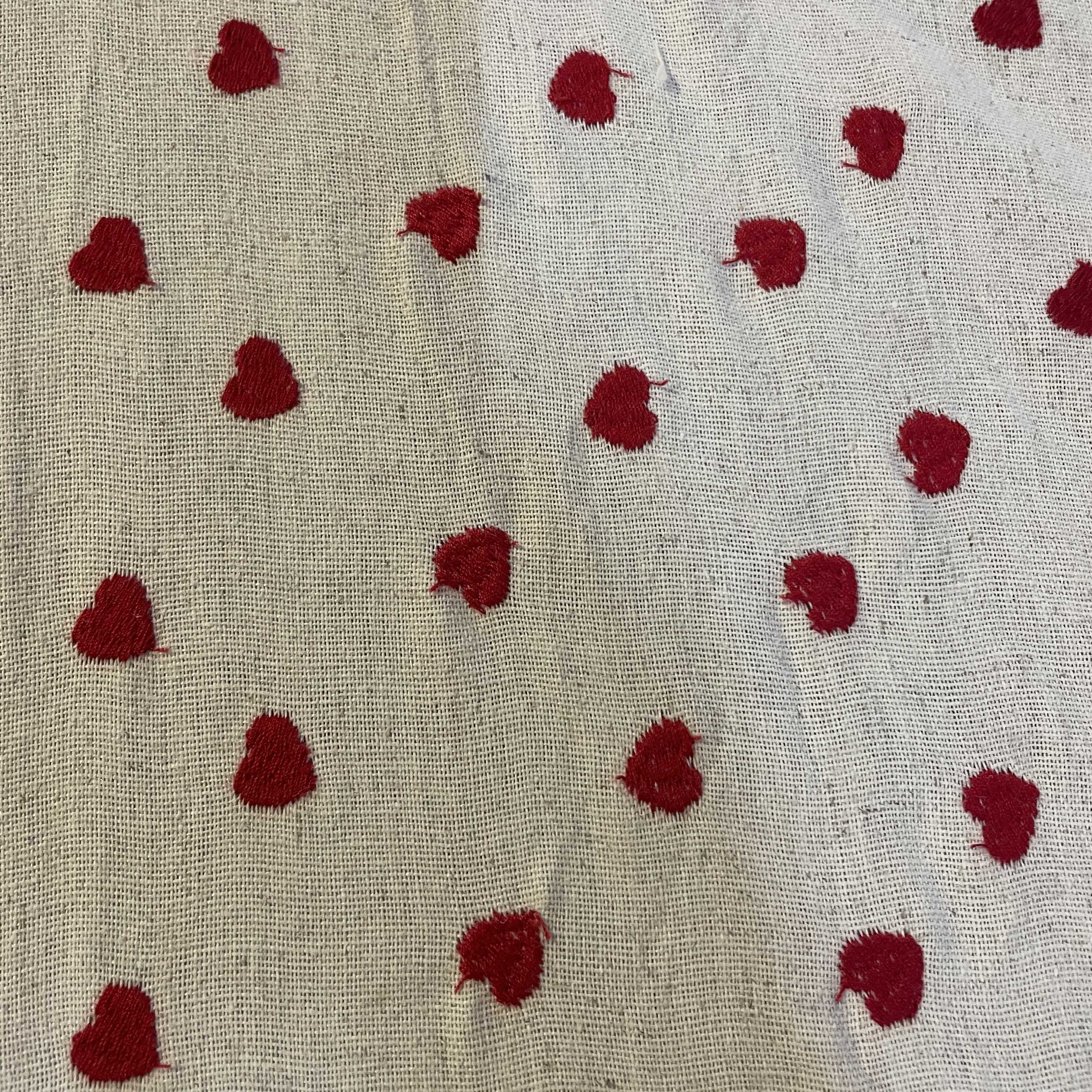 Tecido Linho Bordado Coração Vermelho - Empório dos Tecidos 