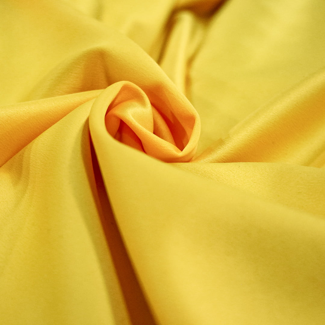 Tecido Crepe Amanda Amarelo Brilhante - Empório dos Tecidos 