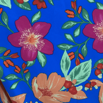 Tecido Crepe Larissa Estampado Flores Coloridas Fundo Azul