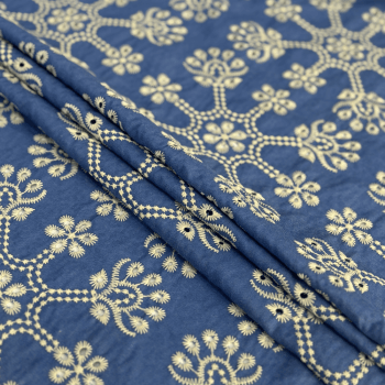 Tecido Mescla Jeans Bordado Azul Desenho Flores Diferentes