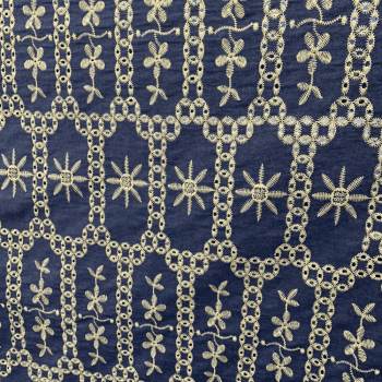Tecido Mescla Jeans Bordado Azul Escuro Flores e Margaridas - Empório dos Tecidos 