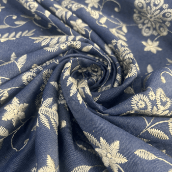 Tecido Mescla Jeans Bordado Azul Flores e Ramos - Empório dos Tecidos 