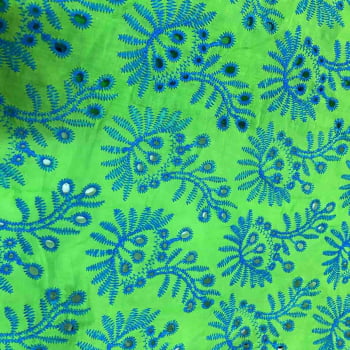 Tecido Laise Bordada Arabesco Verde Detalhes Azul