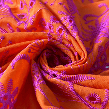 Tecido Laise Bordada Floral Roxo Fundo Laranja Neon - Empório dos Tecidos 