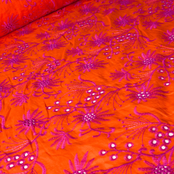 Tecido Laise Bordada Floral Roxo Fundo Laranja Neon - Empório dos Tecidos 