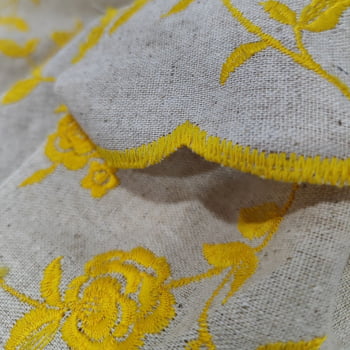 Tecido Linho Bordado Floral Cru Amarelo - Empório dos Tecidos 