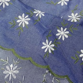 Tecido Mescla Jeans Bordado Azul Escuro Flores Brancas  - Empório dos Tecidos 