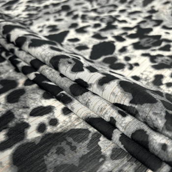 Tecido Musseline Estampada Animal Print Tons de Preto